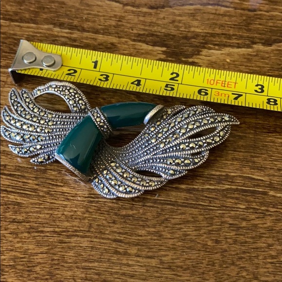 il_fullxfull.4164762988_fygv.jpg Sterling silver jade Marcasites aside stone brooch